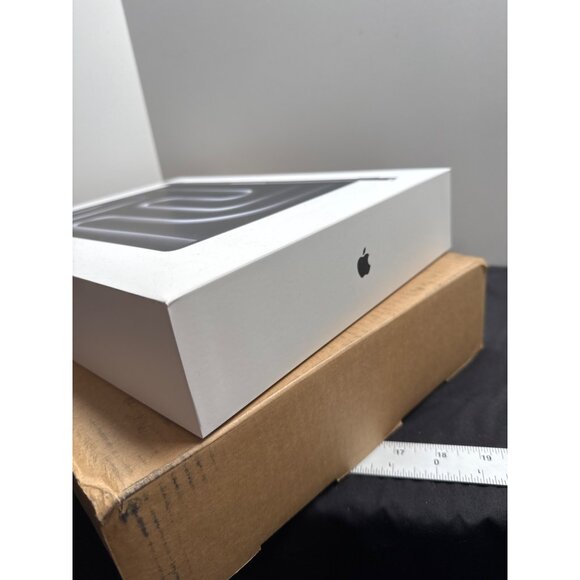 Apple Macbook Pro 14" EMPTY Packaging Collectors Display & Shipping Box - Picture 5 of 9